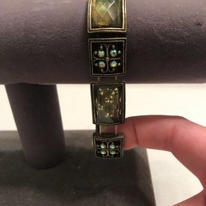 Green stretch bracelet